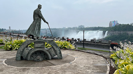 Nikola Tesla Statue in Niagara Falls