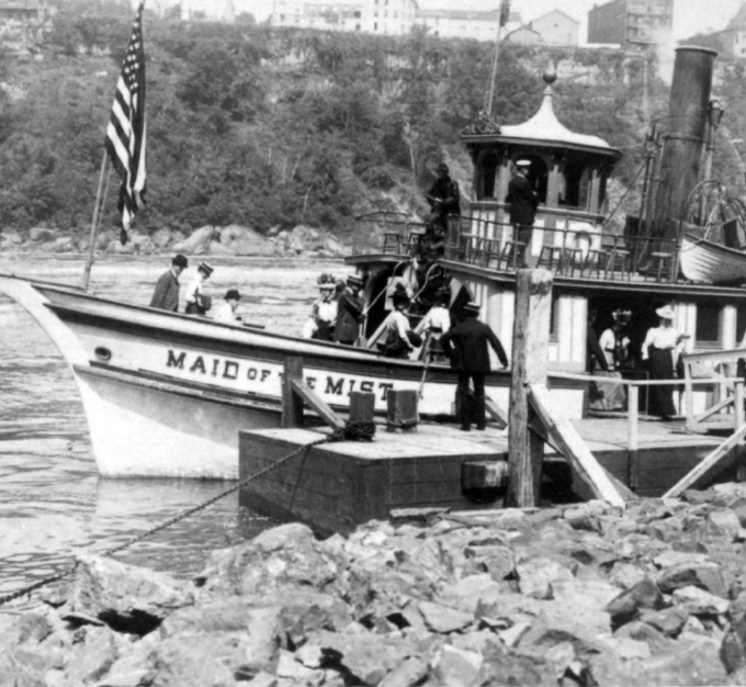 Niagara Falls boat tours Maid of the Mist