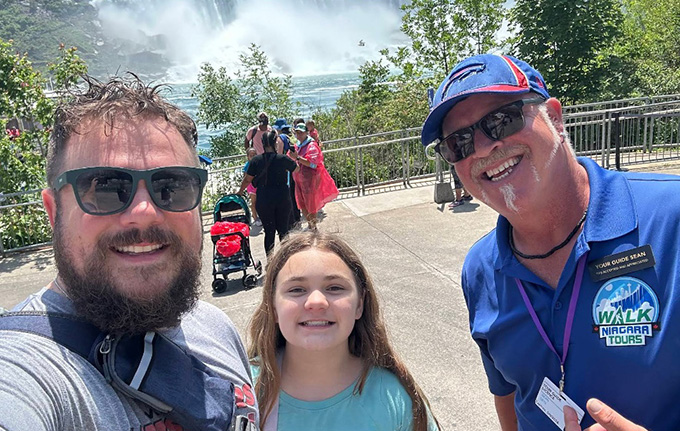 Niagara Falls tour vs. Niagara Falls pass
